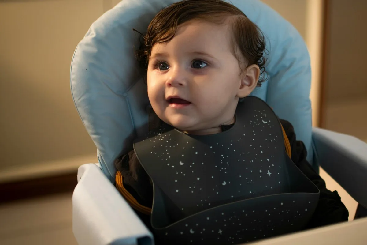 A quel age bebe parle : premiers mots et langage