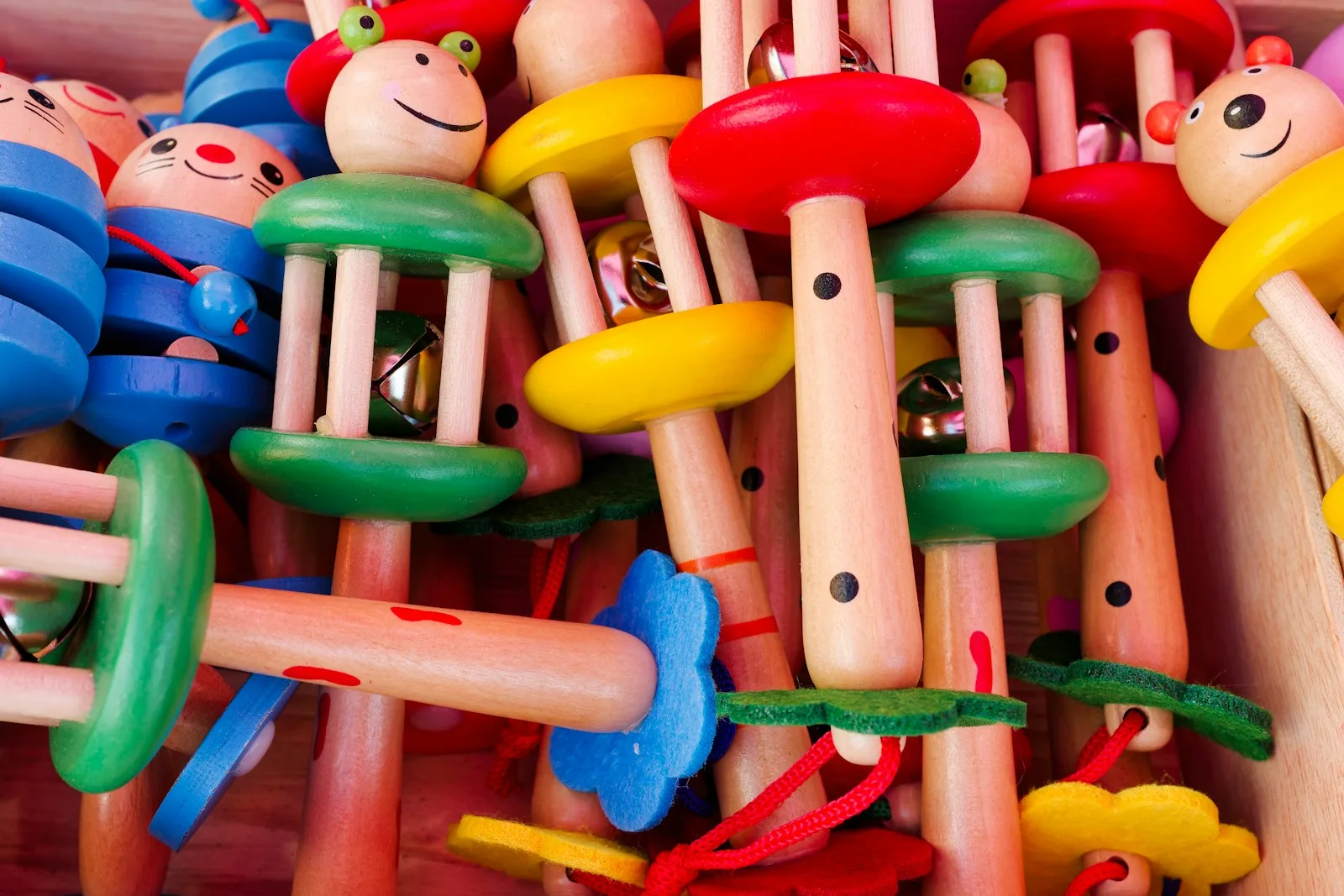 Idée cadeau enfant 2 ans : 4 jouets qui font vraiment plaisir (2025)