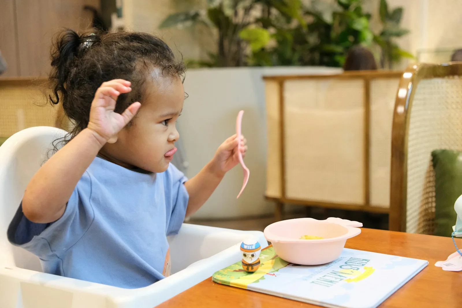 Meilleur rehausseur de chaise enfant 2026 : comparatif et guide