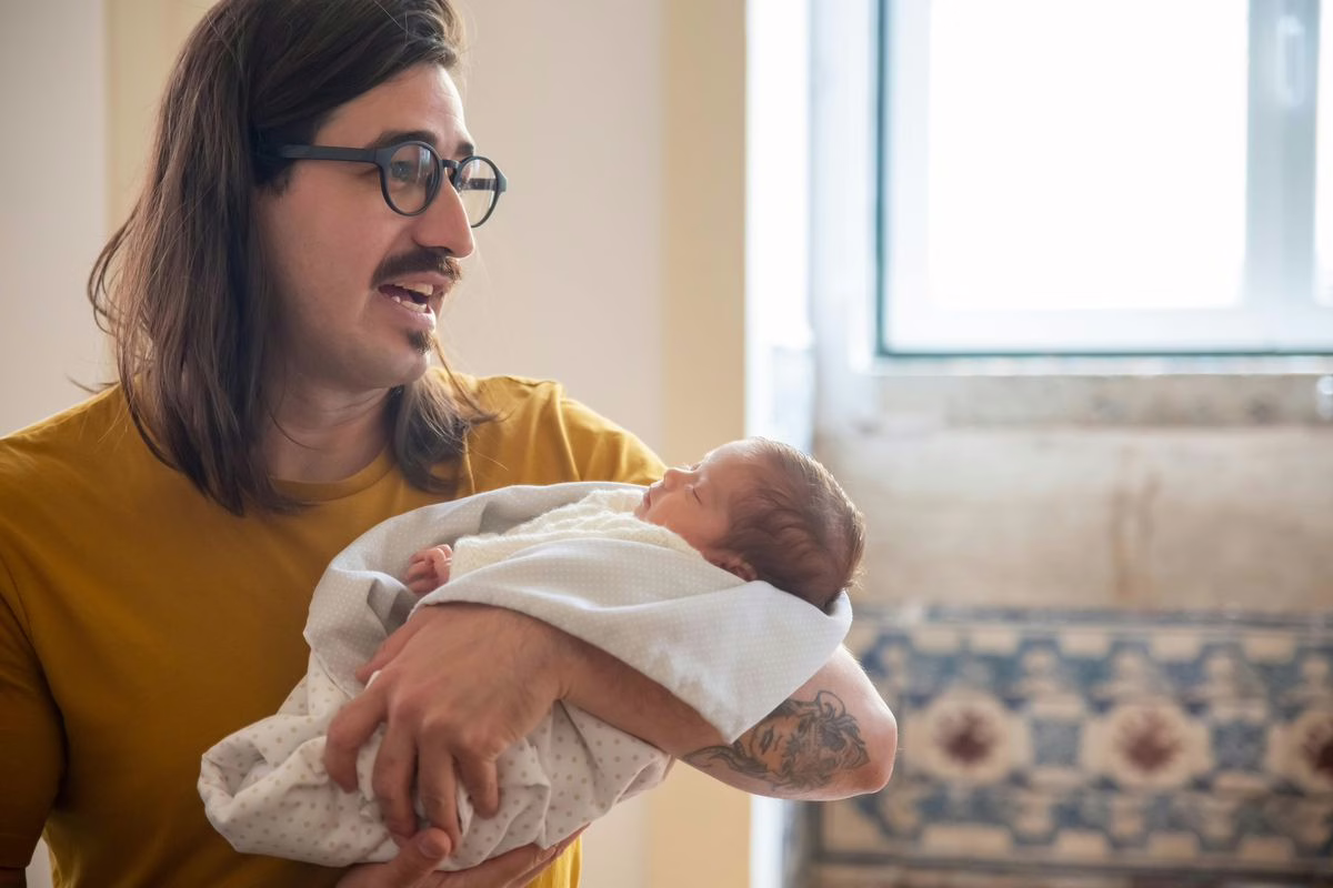 Congé supplémentaire de naissance : 70 % du salaire pendant 1 mois dès le 1er juillet 2026