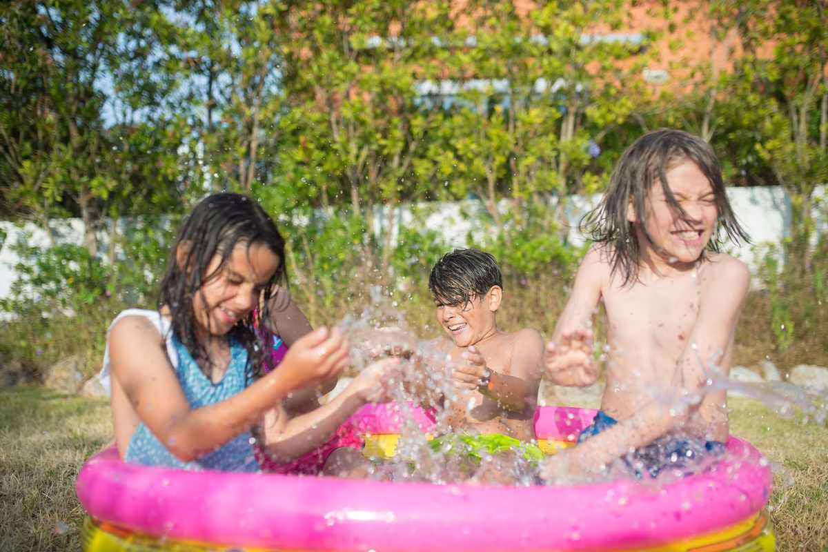 Piscine gonflable : comment entretenir l&rsquo;eau pour protéger la santé des enfants