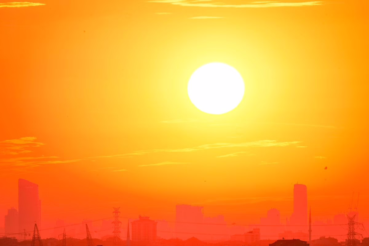 Canicule : la France en vigilance rouge, ce que ça change pour les familles