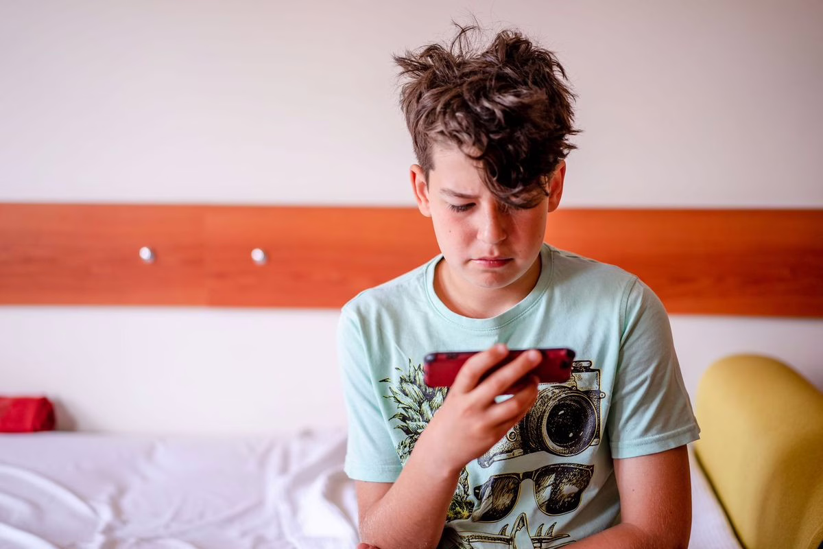 Cyberharcèlement l&rsquo;été : le numéro à connaître quand l&rsquo;école s&rsquo;arrête mais pas les réseaux