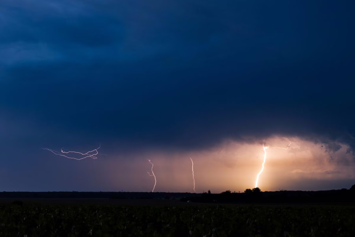 Orages violents : les bons réflexes pour protéger les enfants