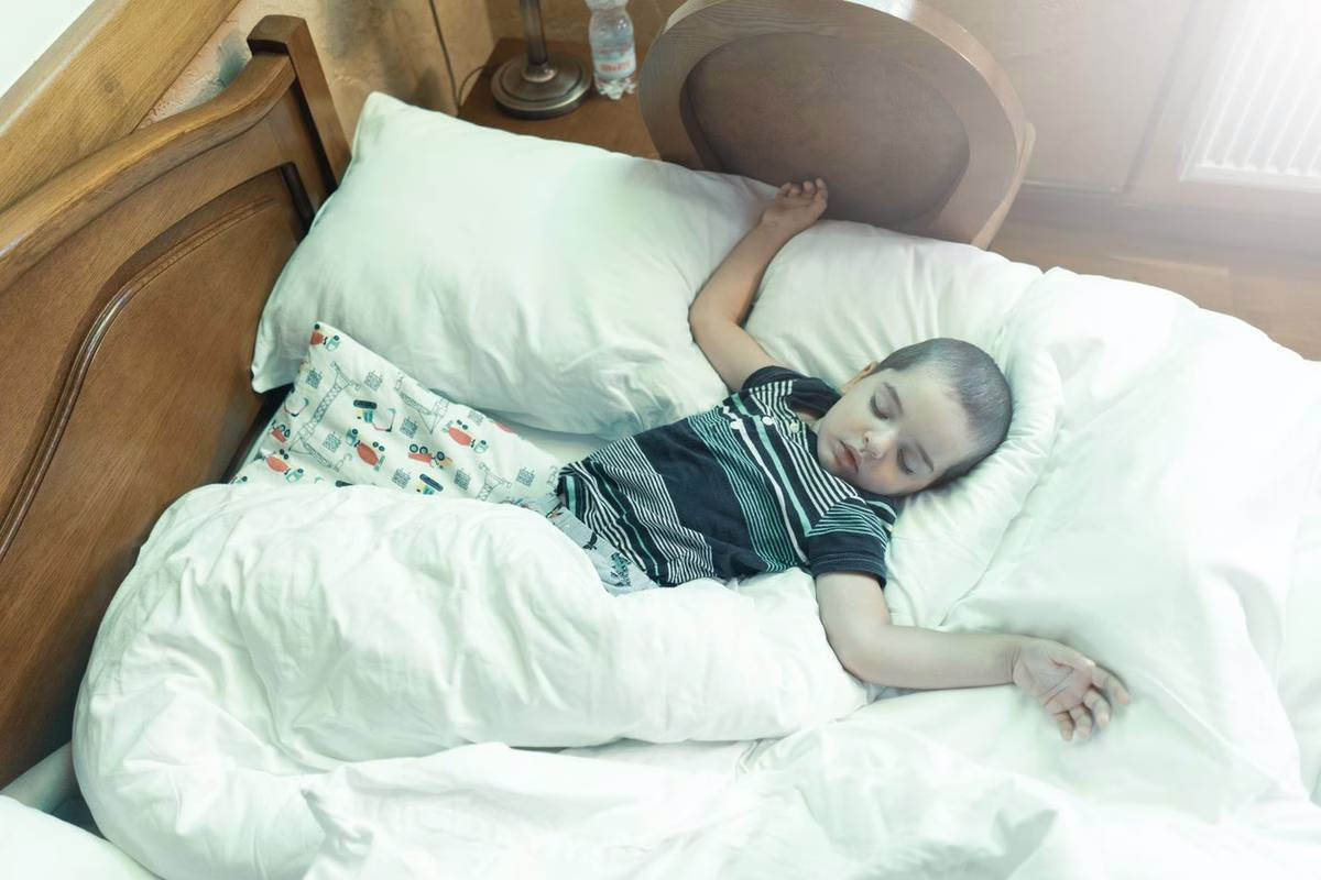 Oxyures chez l&rsquo;enfant : ces petits vers qui démangent la nuit, et comment s&rsquo;en débarrasser