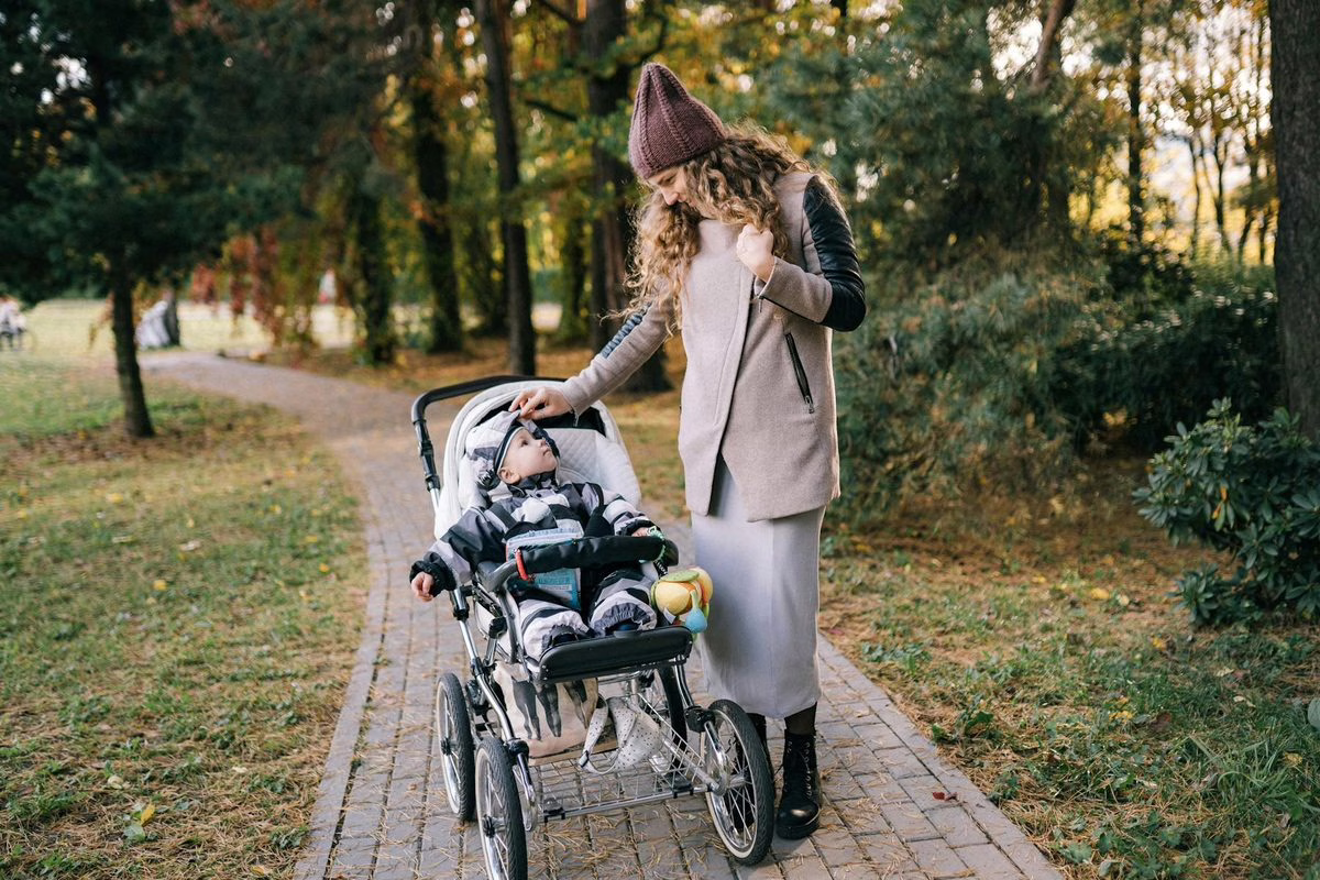 Enfant dans une poussette en exterieur, jusqu a quel age utiliser une poussette