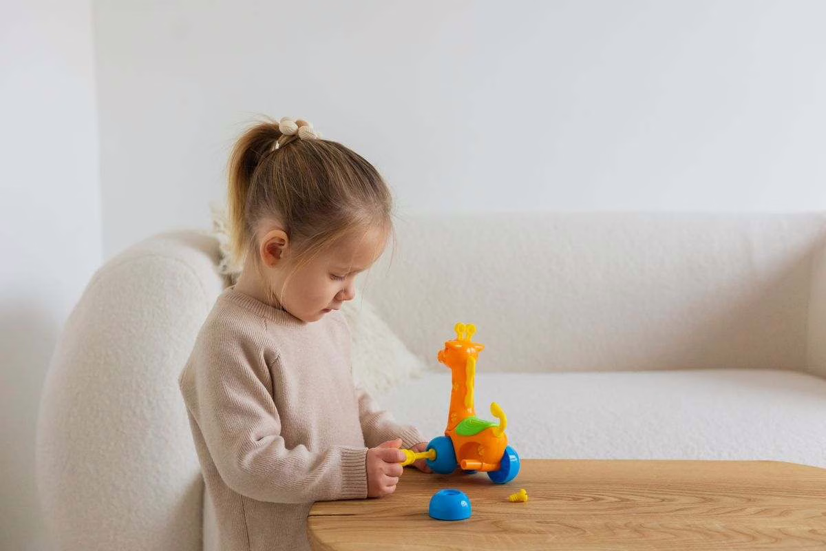 Rappel Sophie la Girafe : le jouet Tuyaux Folies retiré pour risque d&rsquo;étouffement