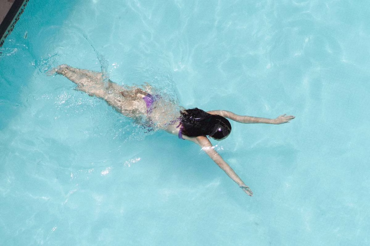 Baignade et grossesse : ce qui est permis et ce qu&rsquo;on évite