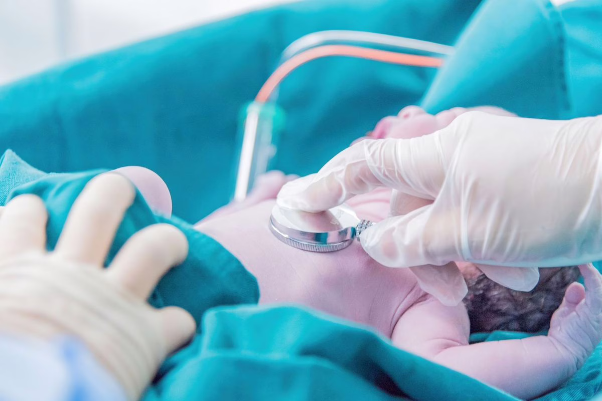 Bronchiolite : ce qui attend les bébés nés en 2026 à la rentrée