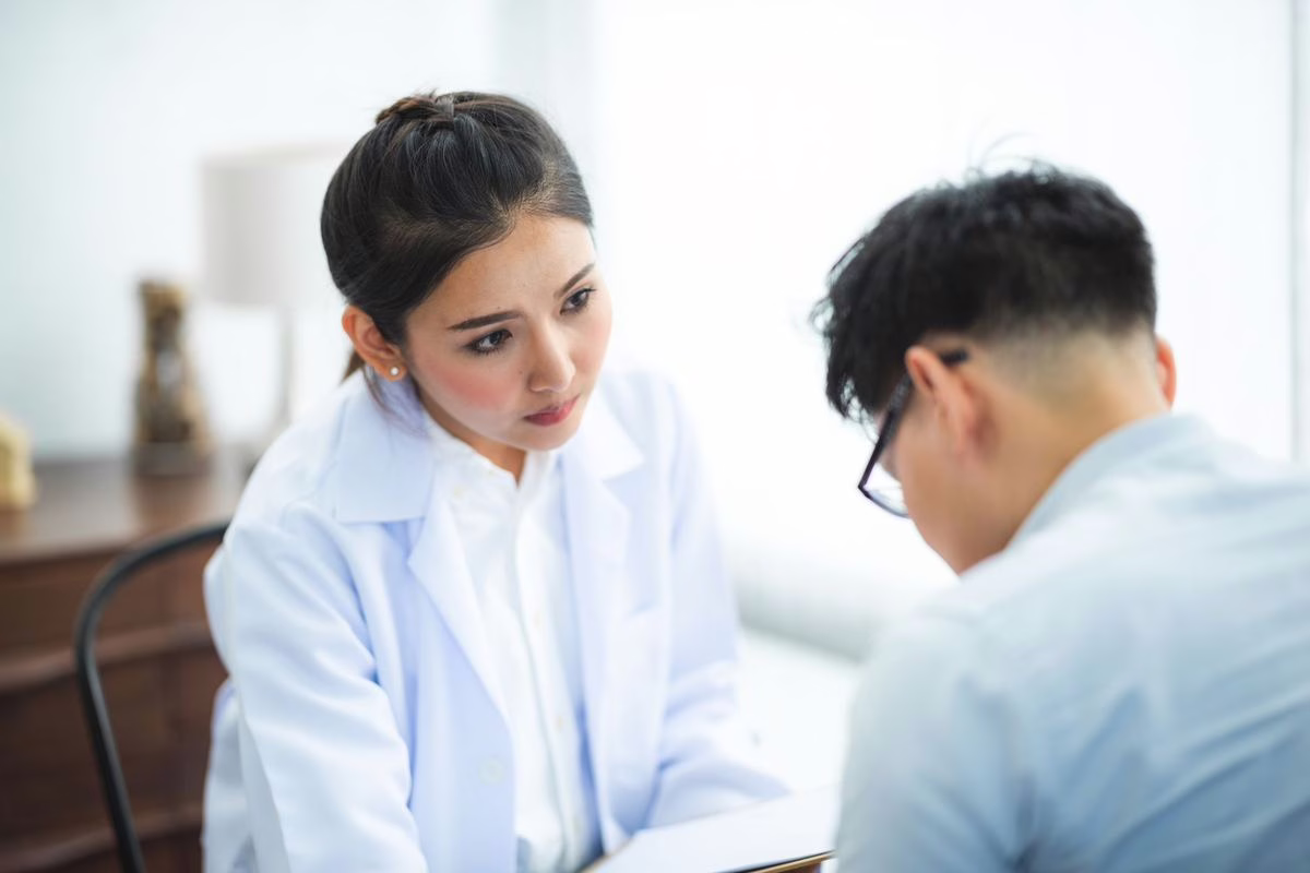 À 16 ans, votre ado doit déclarer un médecin traitant, sinon il paie plus cher