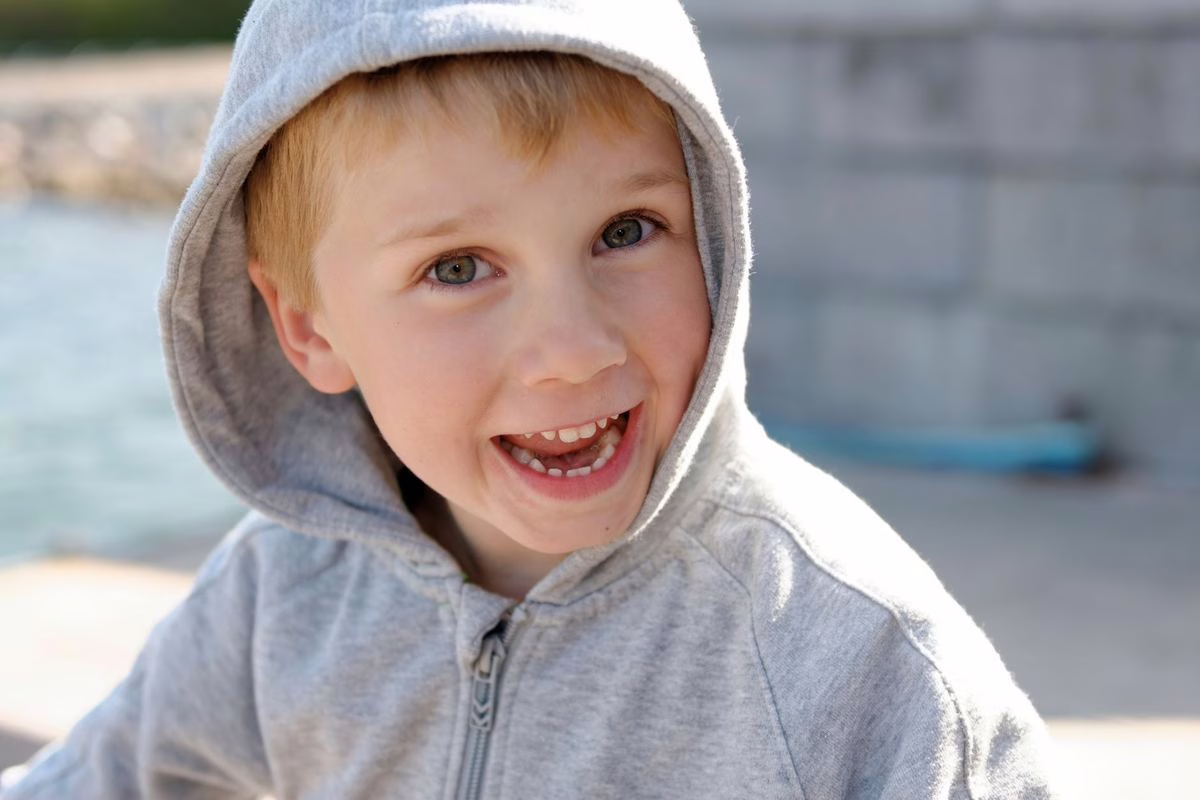 Rappel sweat à capuche enfant Ikonik : ces cordons ne sont pas aux normes