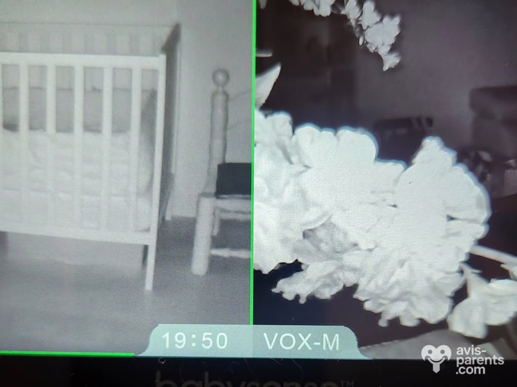 Écran Babysense MaxView Pro en vision de nuit, mode VOX moyen affiché en bas