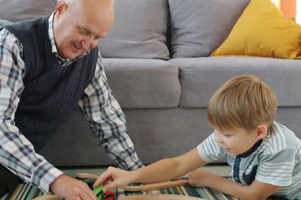 Cadeau grands-parents Noël 2026 : 9 idées qui rapprochent