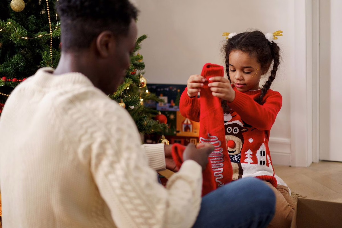 Cadeau papa Noël 2026 : 9 idées qui lui plairont vraiment